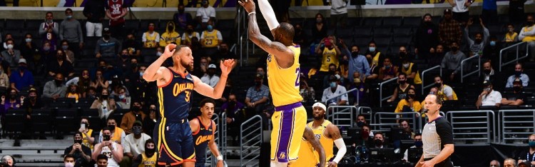 SPORTS-库里能抱GOAT大腿吗？勇士被拒绝了快20年！还在招募詹姆斯！