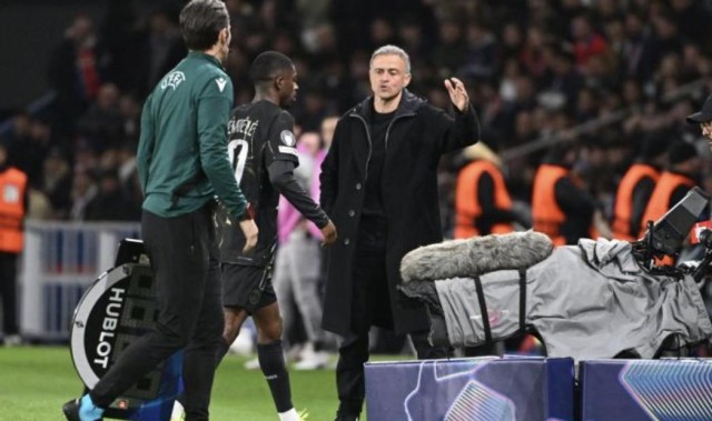 kaiyun登录入口-疑似受伤，登贝莱带着痛苦的表情被换下场